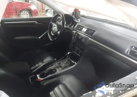 2016 Volkswagen Passat 1.8T Sel Premium z USA, uszkodzony, nr VIN 1VWCT7A35GC018439